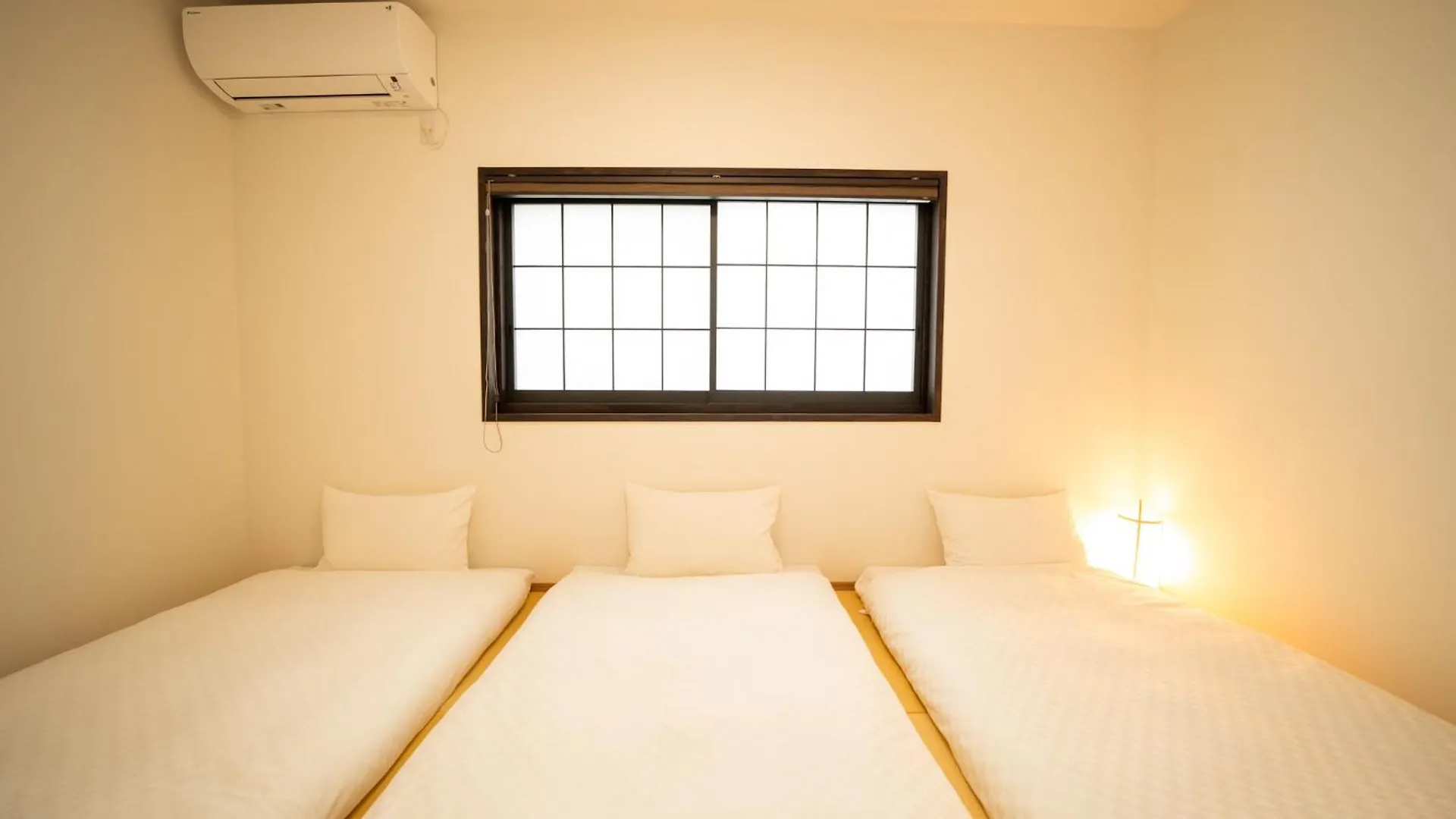 京町家 鯉白-Kyomachiya Rihaku Villa Kyoto 0*,  Japan